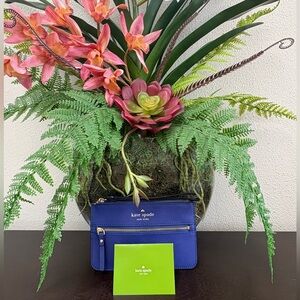 Kate Spade Mikas Pond Bee Wristlet In Emperor Blue.